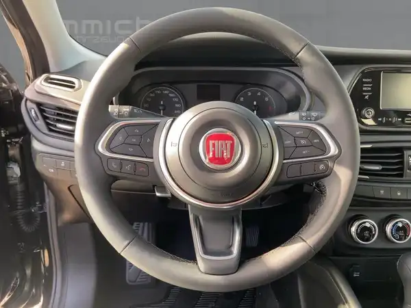 FIAT TIPO (9/15)