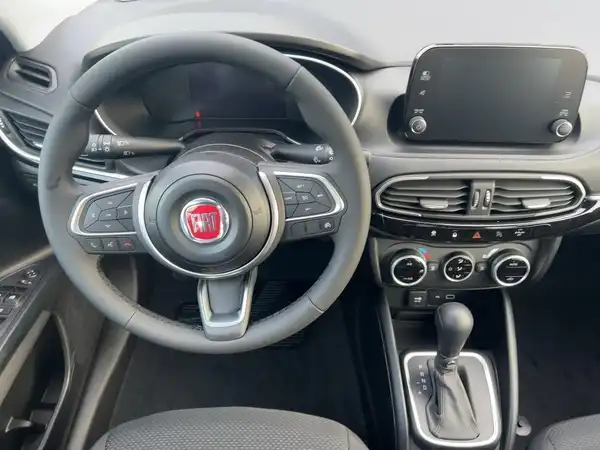 FIAT TIPO (8/15)