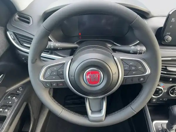 FIAT TIPO (9/15)