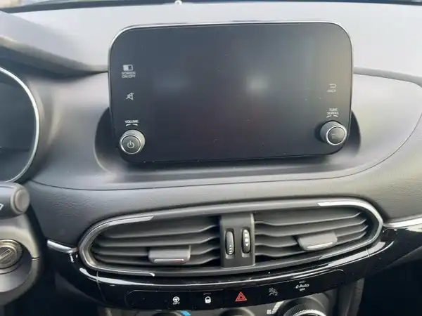 FIAT TIPO (10/15)