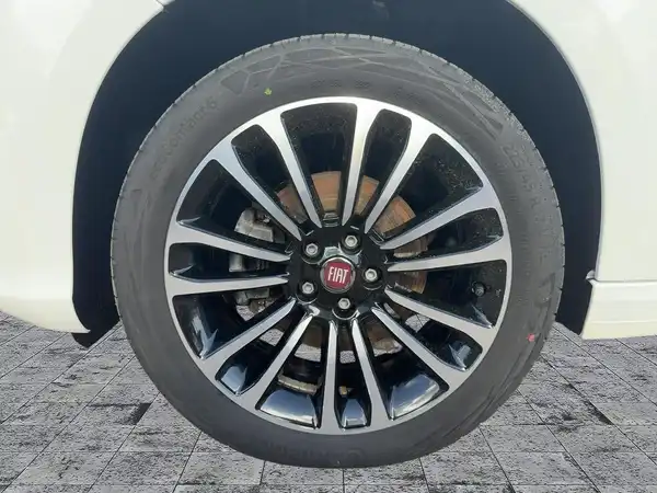 FIAT TIPO (7/15)