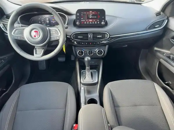 FIAT TIPO (8/15)