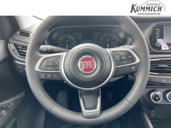 FIAT TIPO (9/15)