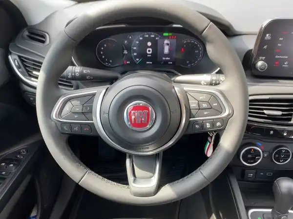 FIAT TIPO (9/15)