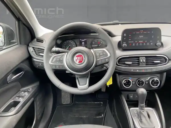 FIAT TIPO (8/15)