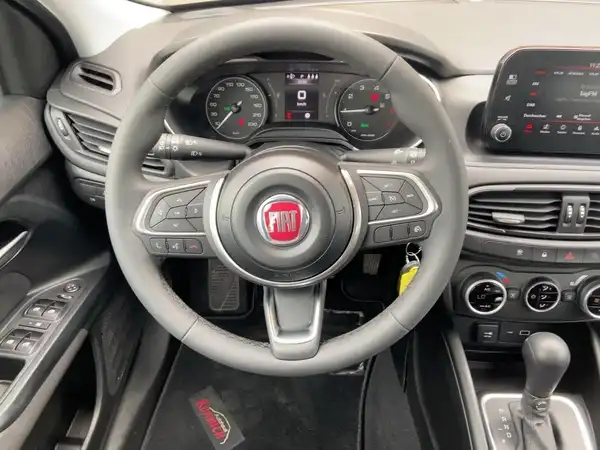 FIAT TIPO (9/15)