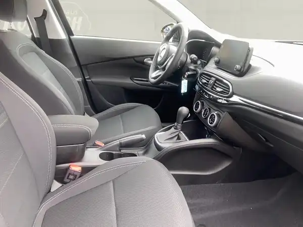 FIAT TIPO (11/15)