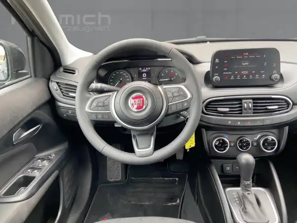 FIAT TIPO (8/15)