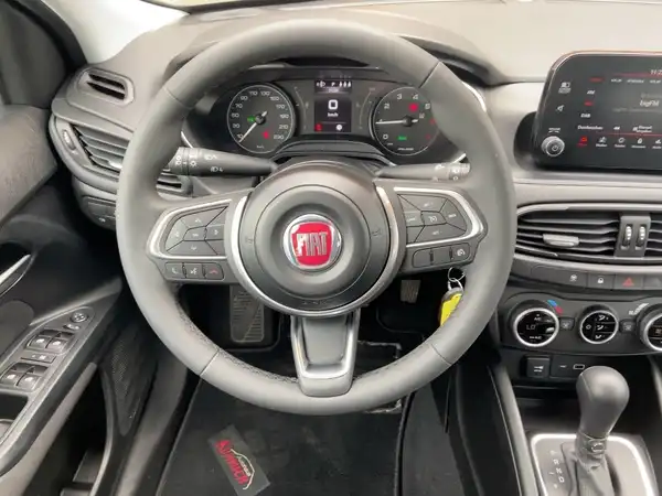 FIAT TIPO (9/15)
