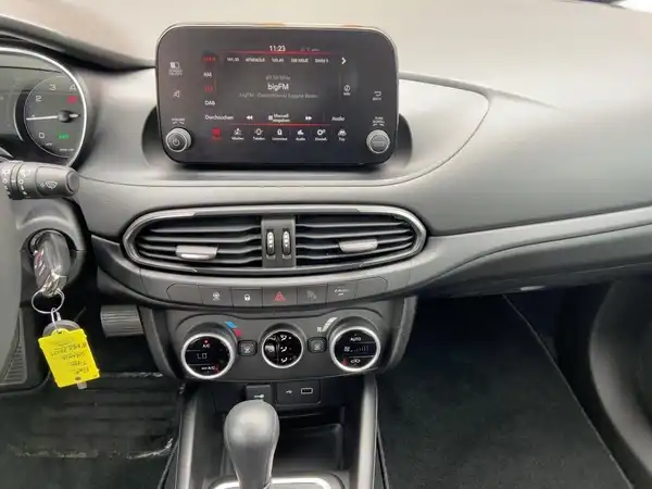 FIAT TIPO (10/15)