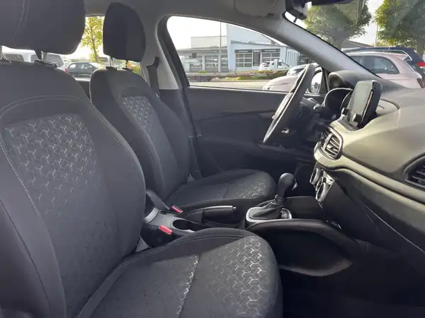 FIAT TIPO (5/12)