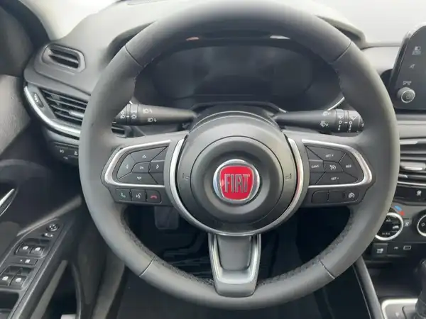 FIAT TIPO (9/15)