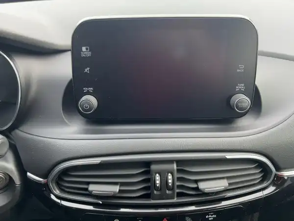 FIAT TIPO (10/15)