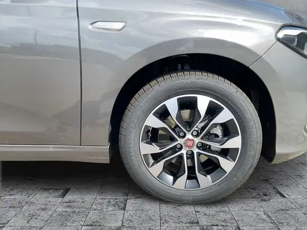 FIAT TIPO (7/15)