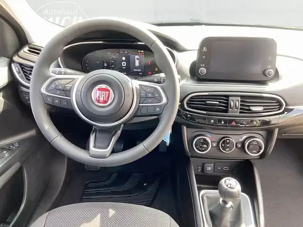 FIAT TIPO (8/15)