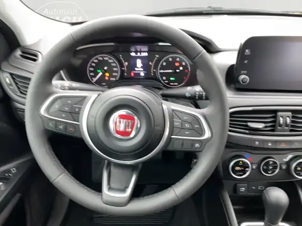 FIAT TIPO (9/15)