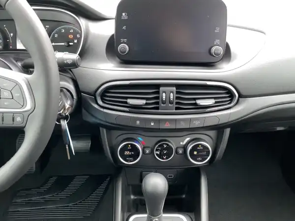 FIAT TIPO (10/15)