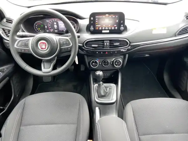 FIAT TIPO (11/15)