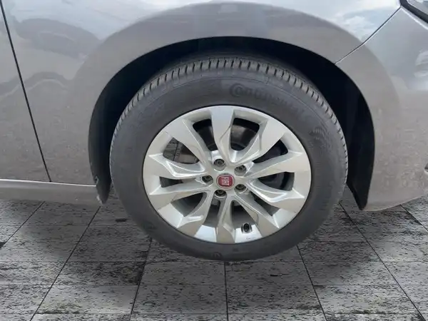 FIAT TIPO (7/15)