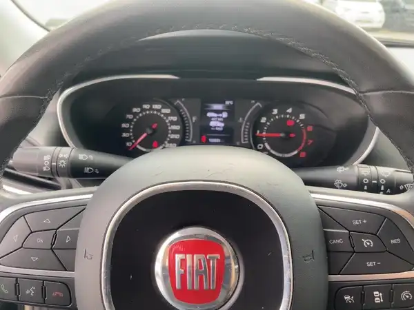 FIAT TIPO (9/15)