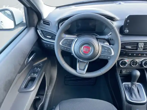 FIAT TIPO (9/15)