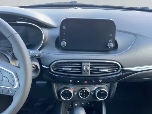 FIAT TIPO (10/15)