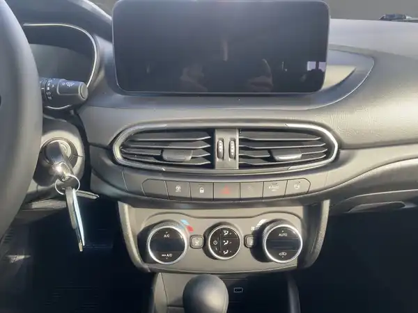 FIAT TIPO (10/14)