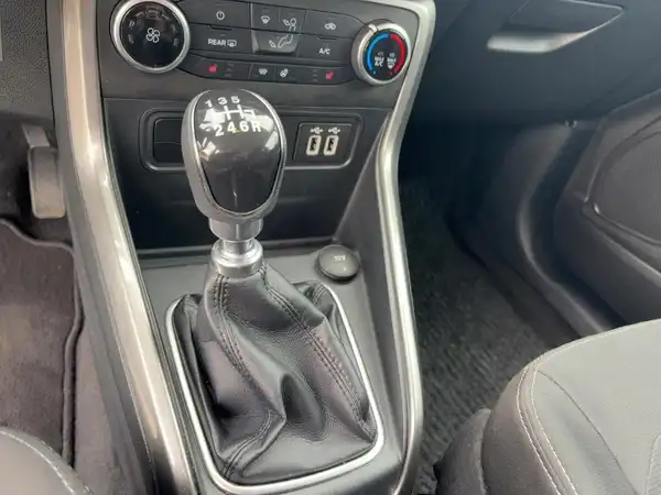 FORD CONNECT (9/15)