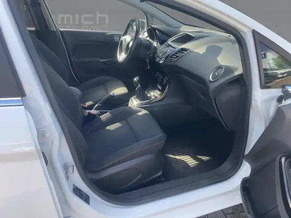 FORD FIESTA (11/15)