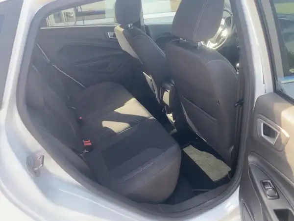 FORD FIESTA (12/15)