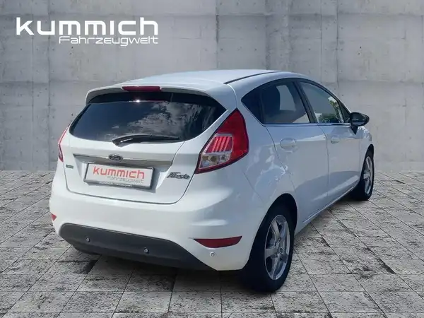 FORD FIESTA (4/15)