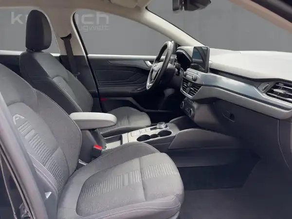 FORD FOCUS (11/15)