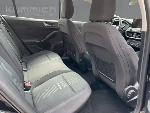 FORD FOCUS (12/15)