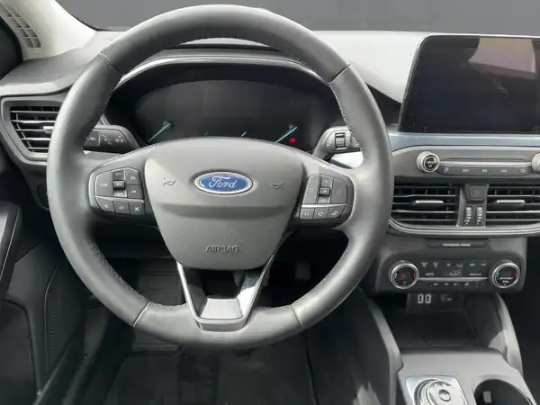 FORD FOCUS (9/15)