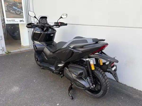 HONDA ADV (4/6)