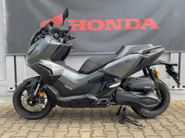 HONDA ADV (1/7)