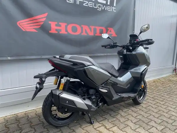 HONDA ADV (5/7)