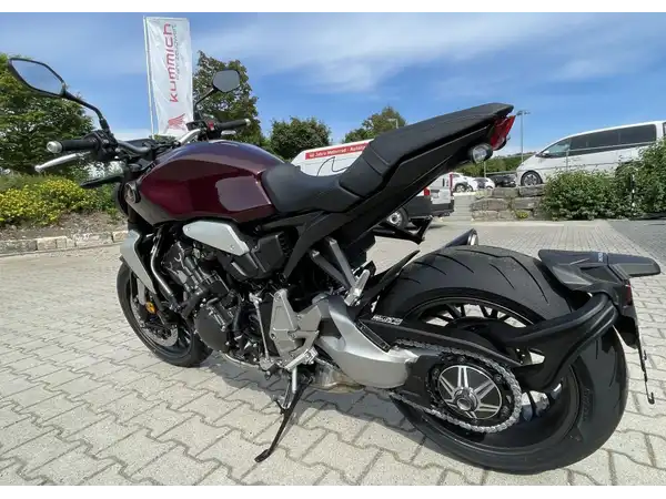 HONDA CB1000R (6/10)