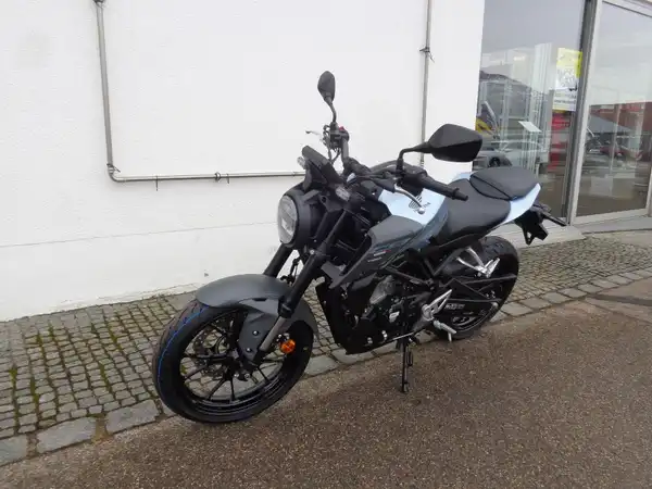 HONDA CB125R (2/7)