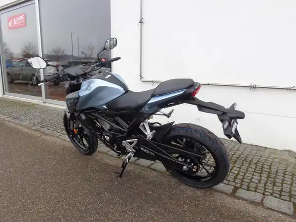 HONDA CB125R (3/7)