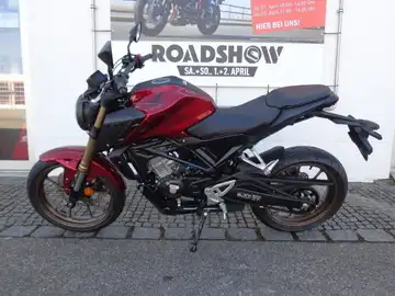 HONDA CB125R (1/7)