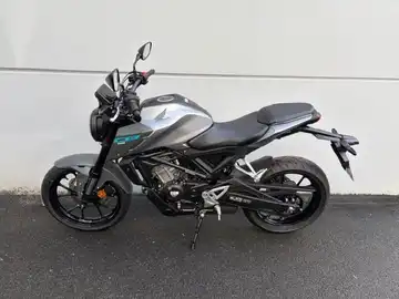 HONDA CB125R (1/6)