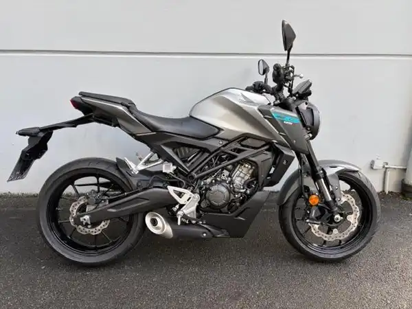 HONDA CB125R (2/6)