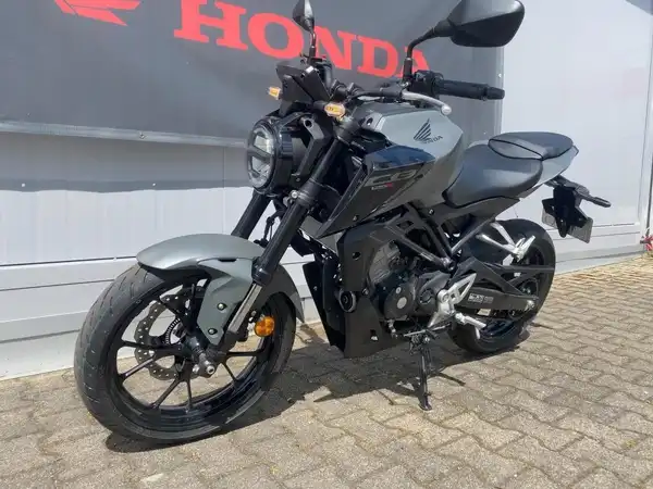 HONDA CB125R (2/7)