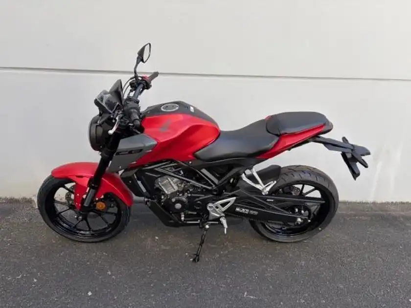 HONDA CB125R (1/6)