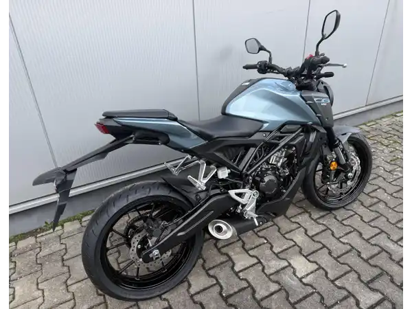 HONDA CB125R (6/7)