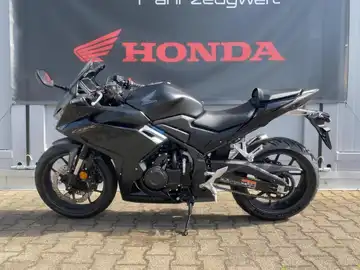 HONDA CBR500R (1/7)