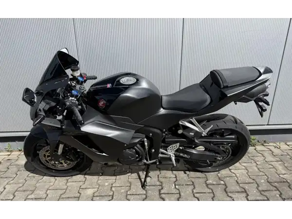 HONDA CBR600RR (1/7)