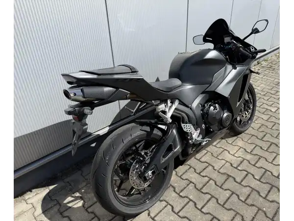 HONDA CBR600RR (6/7)