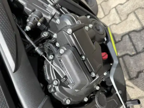HONDA CBR650R (7/8)